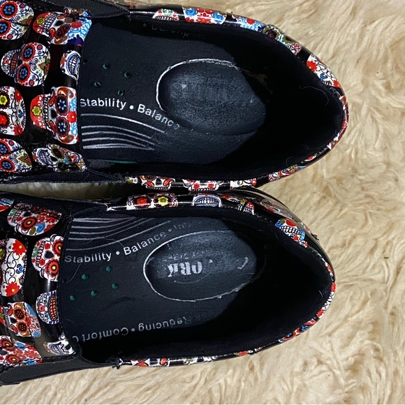 Easy Street clogs - Picture 5 of 5